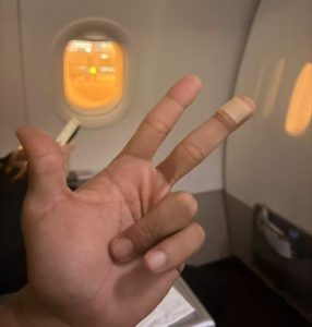 花984元坐飞机却被扎伤？航司回应：只能报销医药费，精神损失费难赔